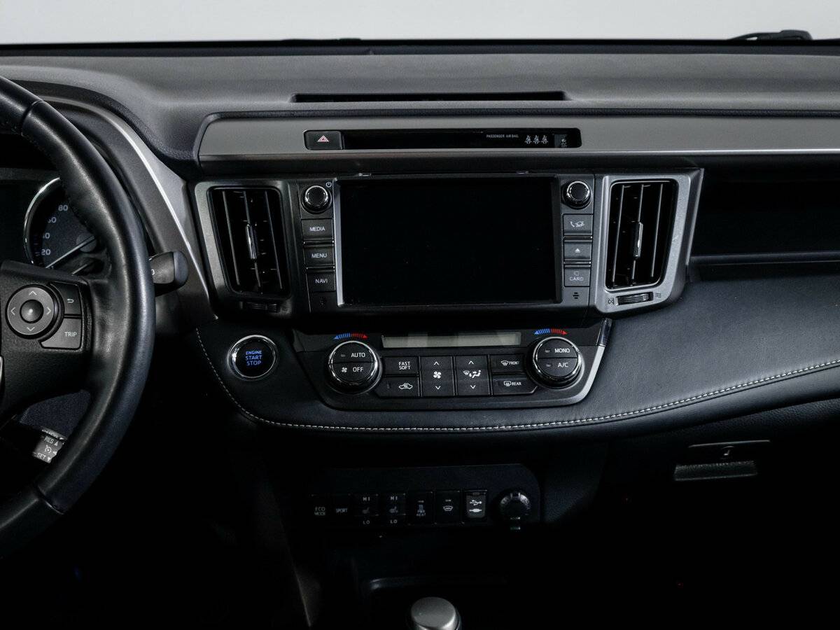 Toyota RAV4 с пробегом — 2018 год. Фото: #12