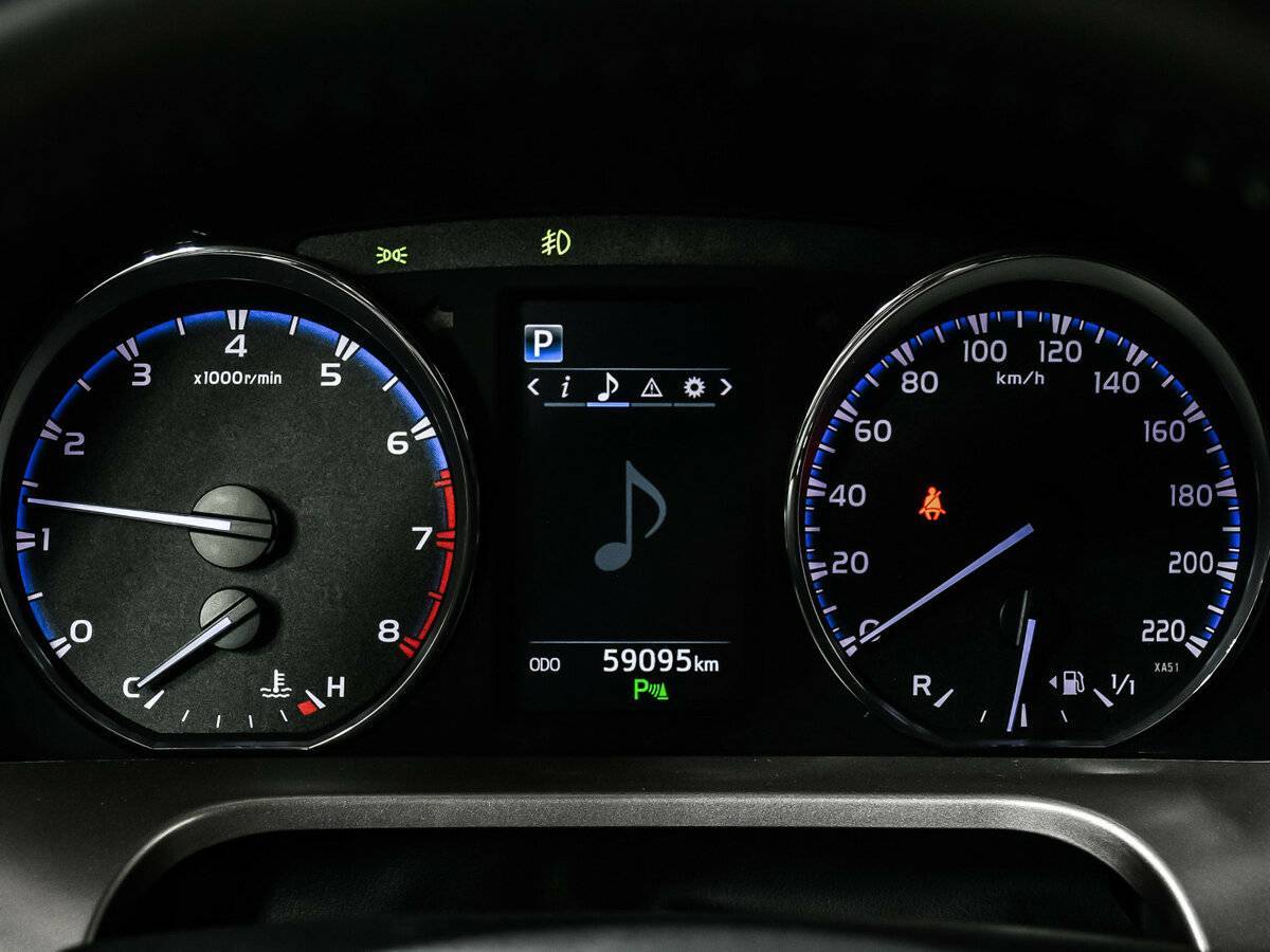 Toyota RAV4 с пробегом — 2017 год. Фото: #9