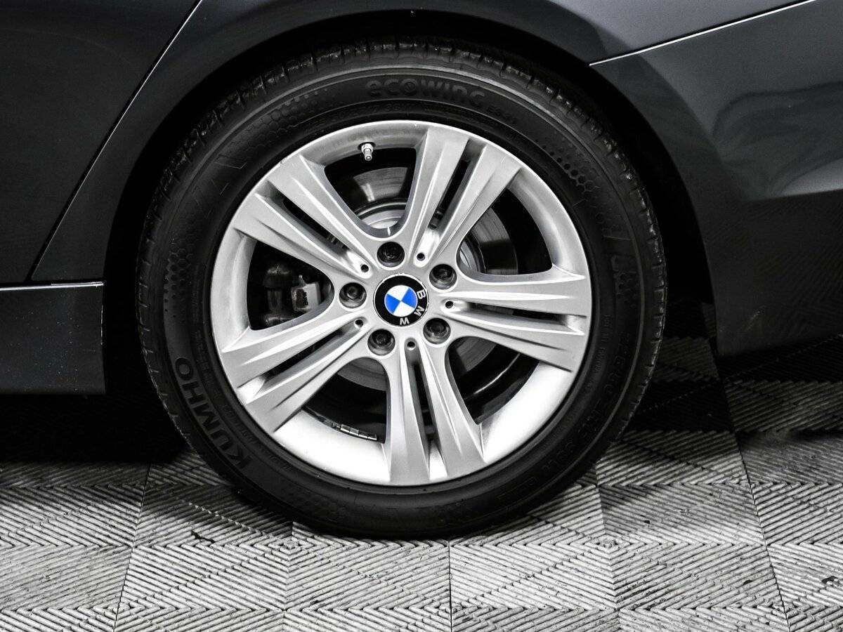 BMW 3 серии с пробегом — 2015 год. Фото: #13