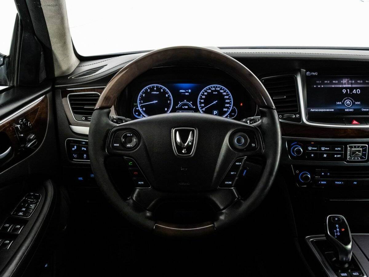 Hyundai Equus с пробегом — 2015 год. Фото: #10