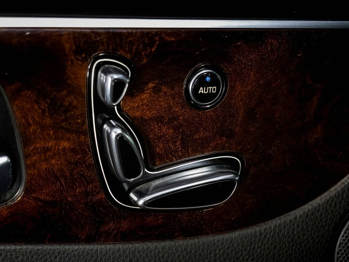 Hyundai Equus с пробегом — 2015 год. Фото: #32