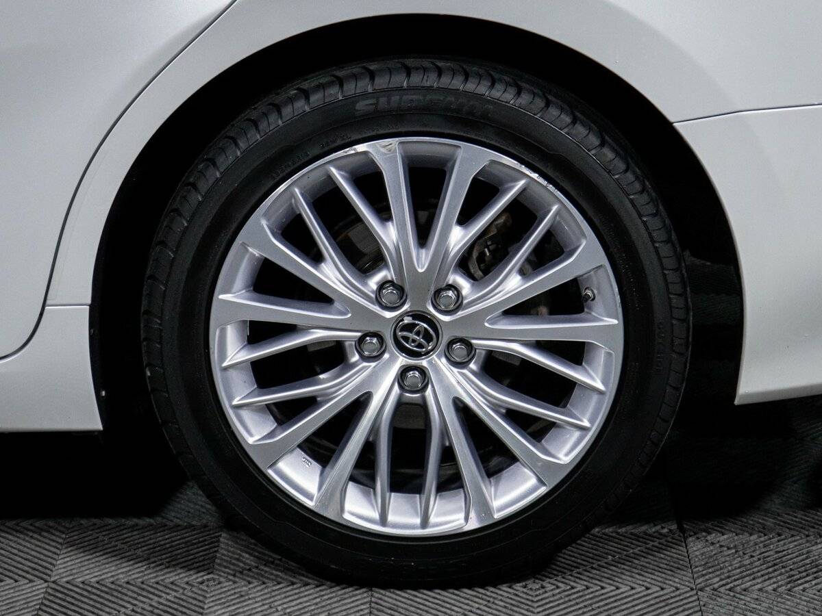 Toyota Camry с пробегом — 2019 год. Фото: #14