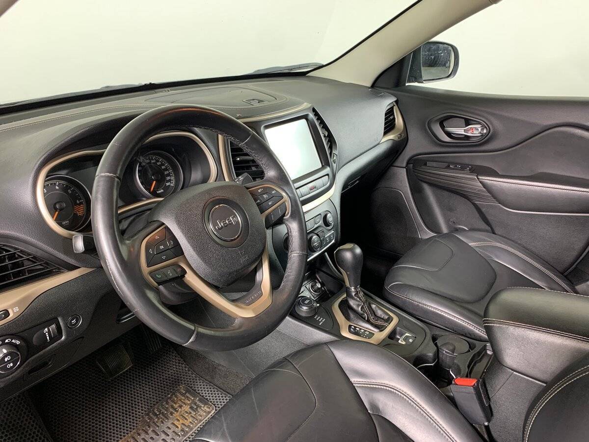 Jeep Cherokee с пробегом — 2014 год. Фото: #10