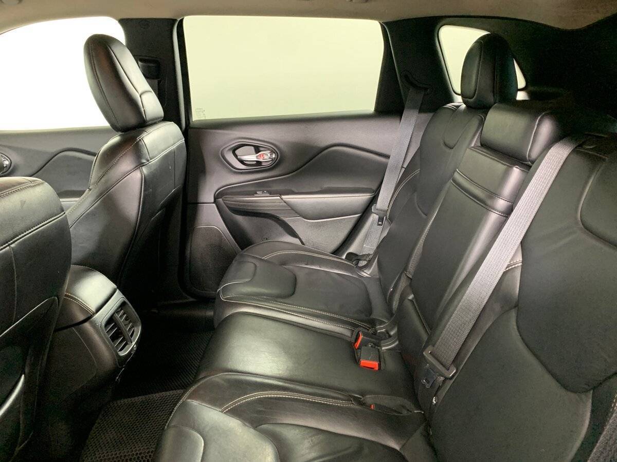 Jeep Cherokee с пробегом — 2014 год. Фото: #17