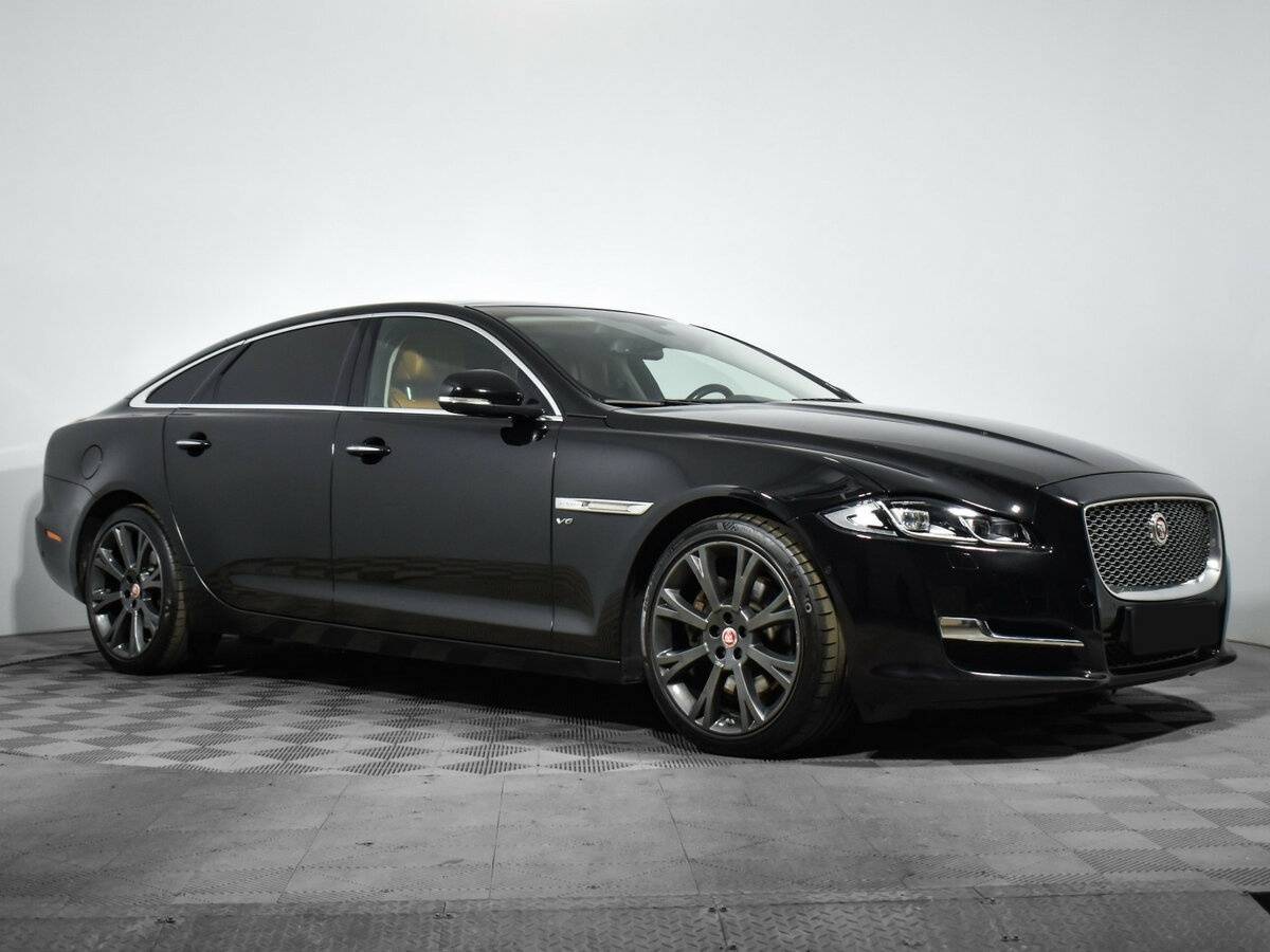 Jaguar XJ с пробегом — 2016 год. Фото: #2