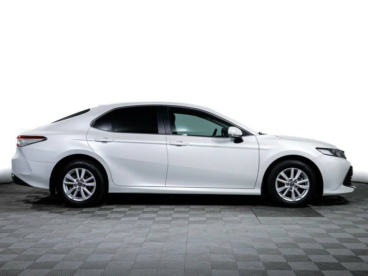 Toyota Camry с пробегом — 2019 год. Фото: #3
