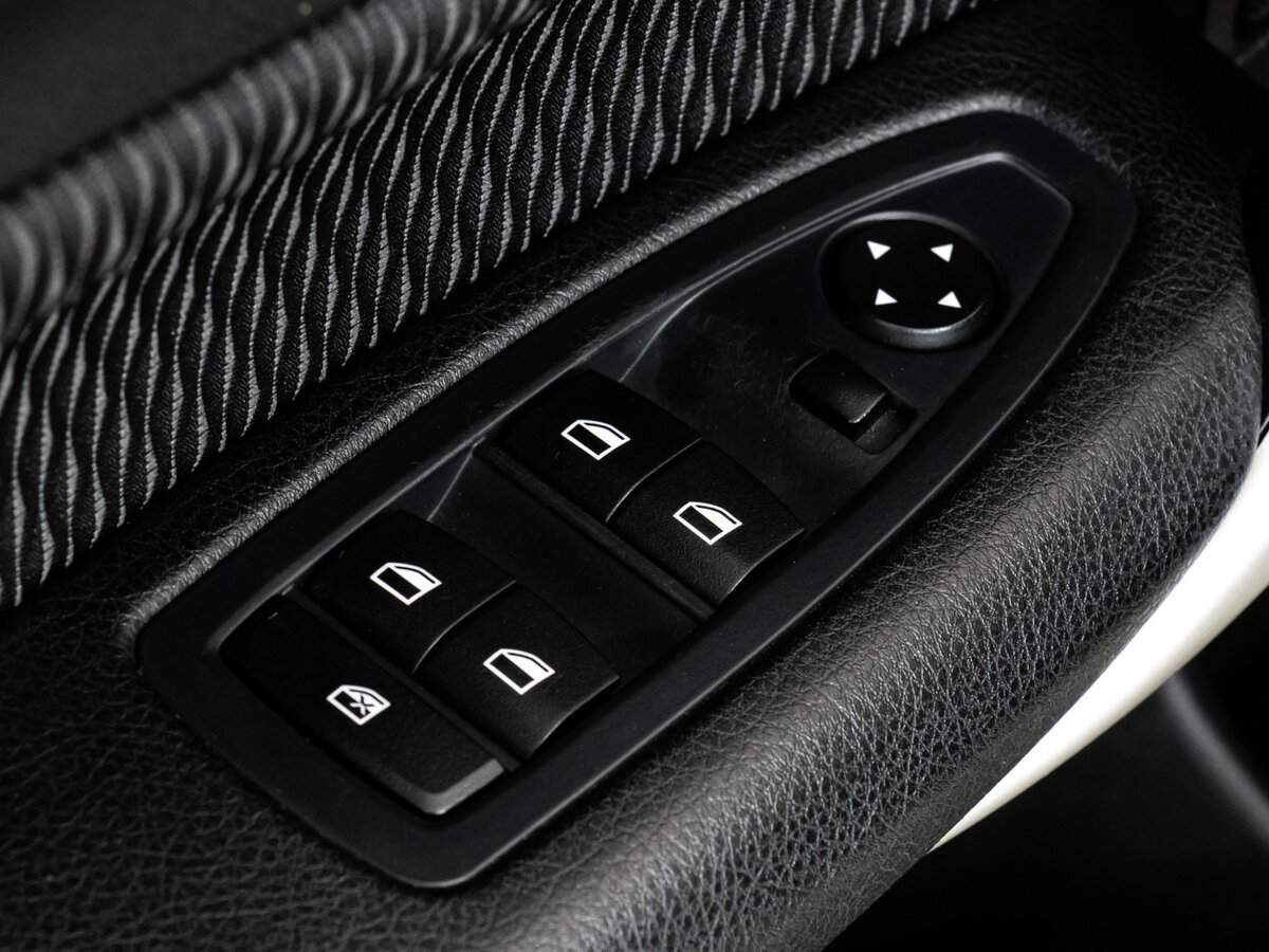 BMW 1 серии с пробегом — 2012 год. Фото: #14