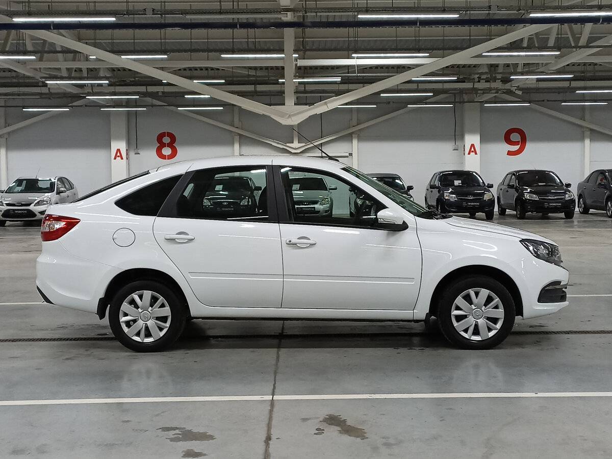 Lada (ВАЗ) Granta с пробегом — 2023 год. Фото: #3