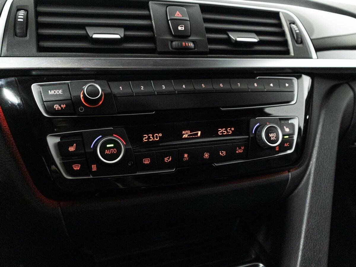 BMW 3 серии с пробегом — 2018 год. Фото: #14