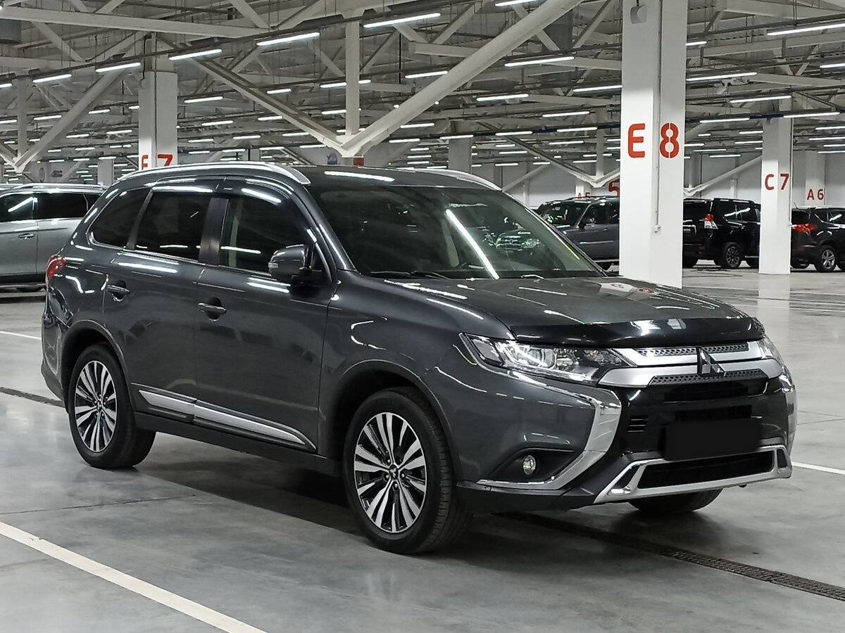 Mitsubishi Outlander с пробегом — 2020 год. Фото: #2