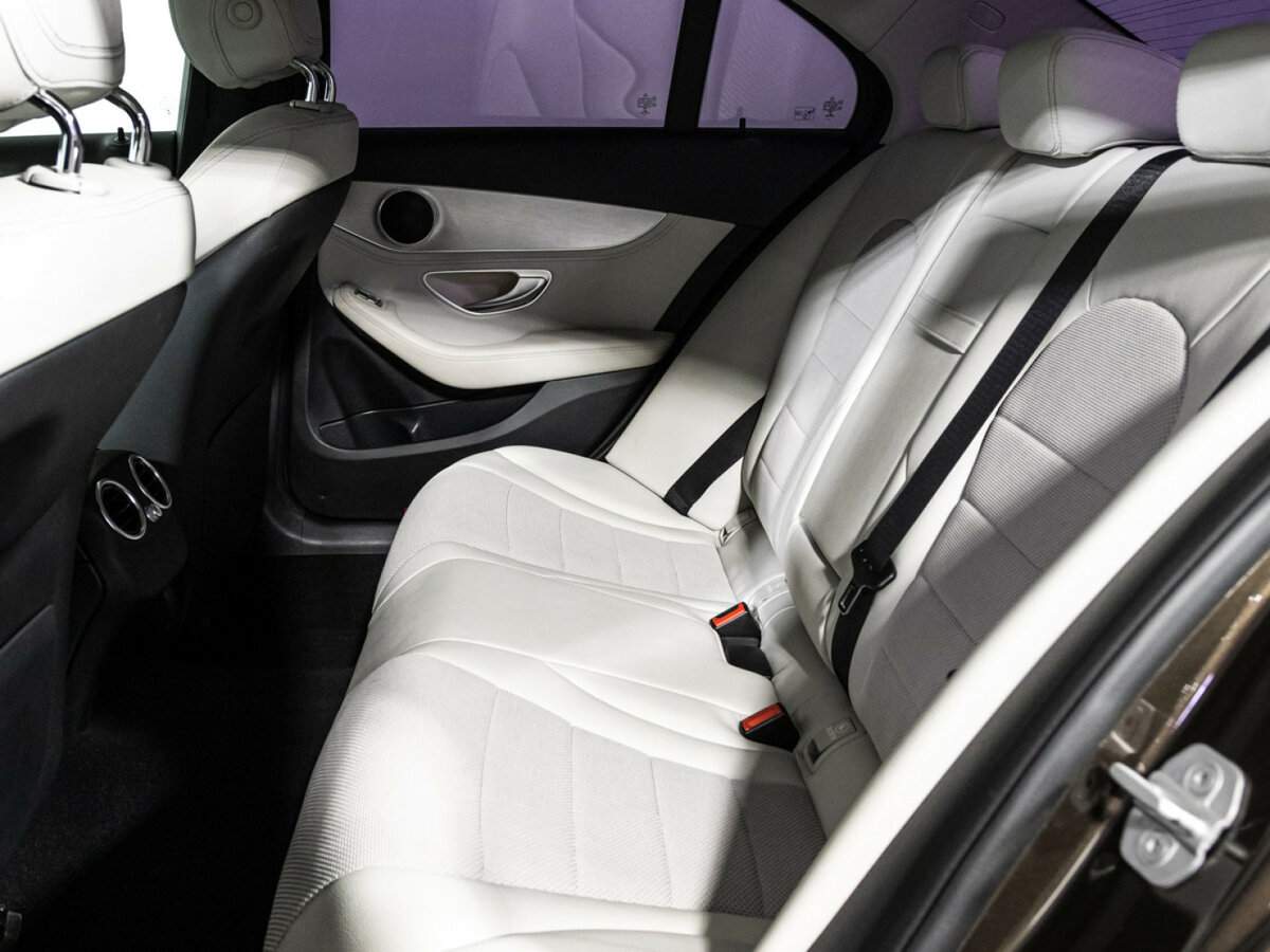Mercedes-Benz C-Класс с пробегом — 2015 год. Фото: #9