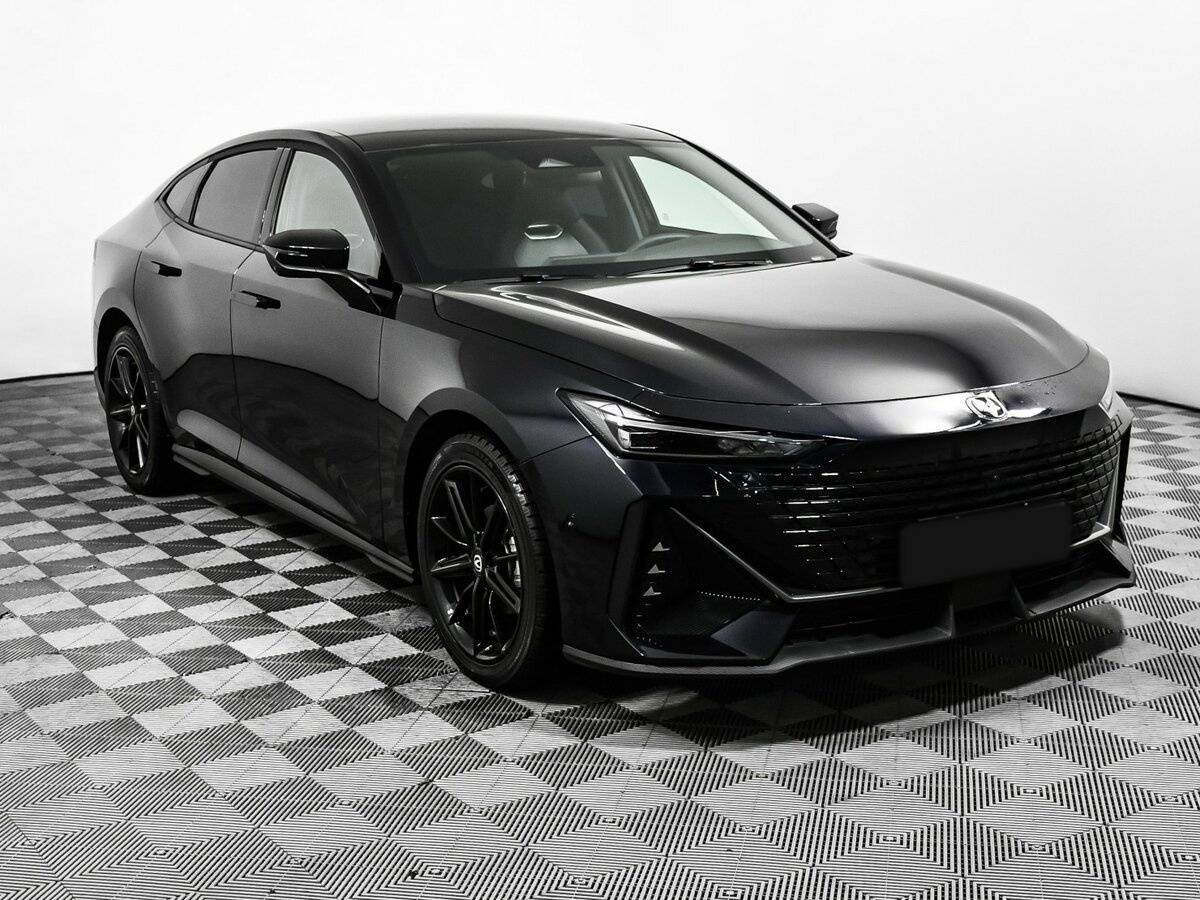 Changan UNI-V с пробегом — 2024 год. Фото: #2