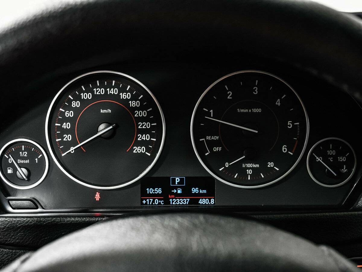 BMW 3 серии с пробегом — 2017 год. Фото: #9