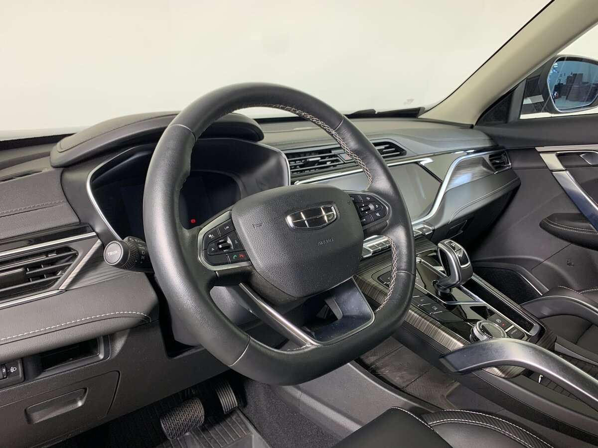 Geely Atlas Pro с пробегом — 2022 год. Фото: #9