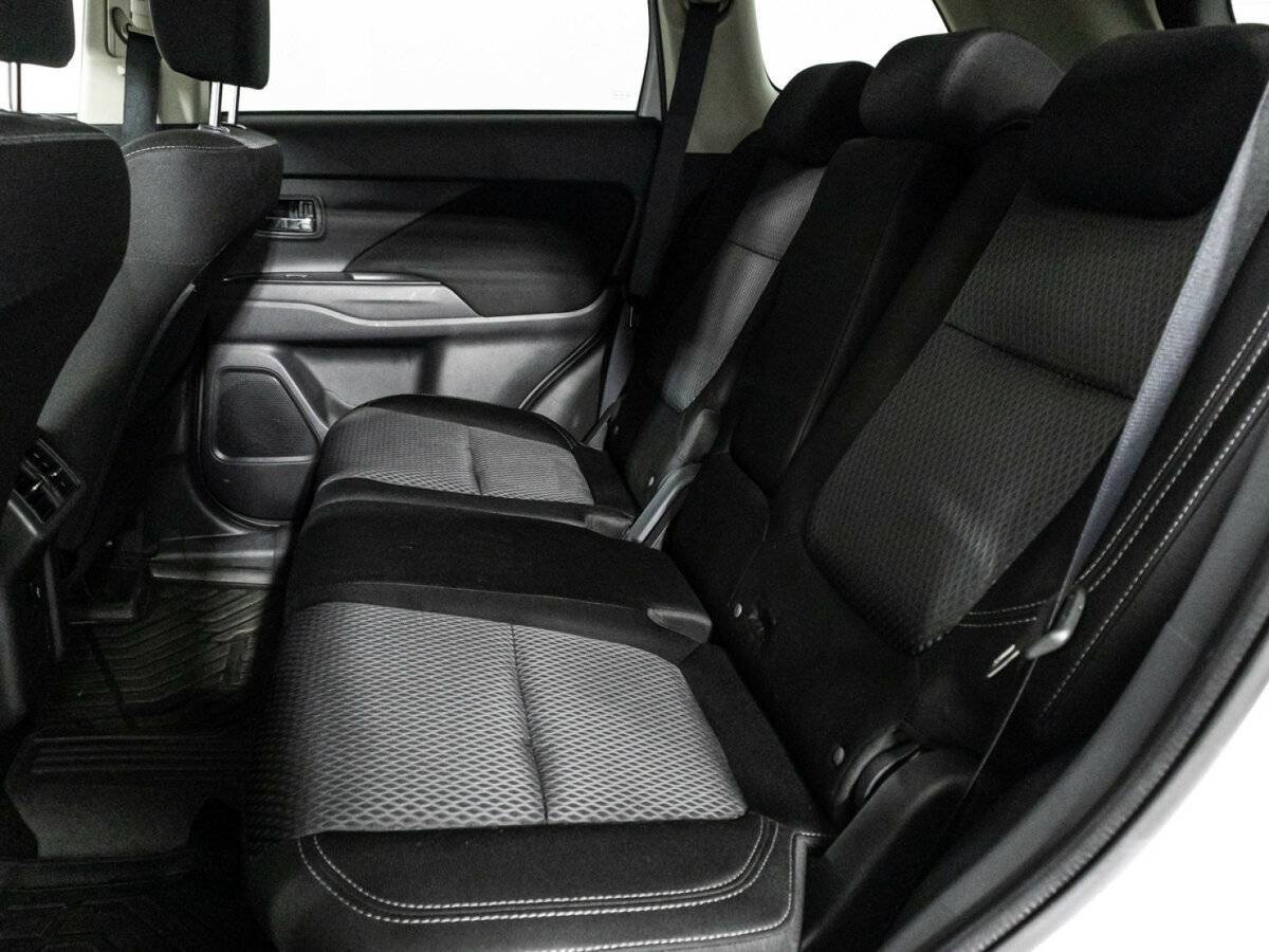 Mitsubishi Outlander с пробегом — 2018 год. Фото: #9