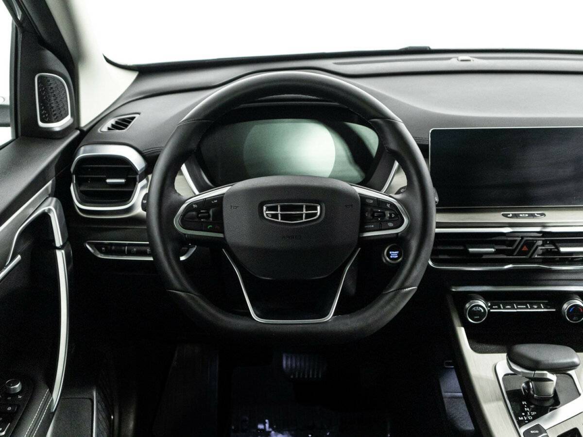 Geely Coolray с пробегом — 2023 год. Фото: #21