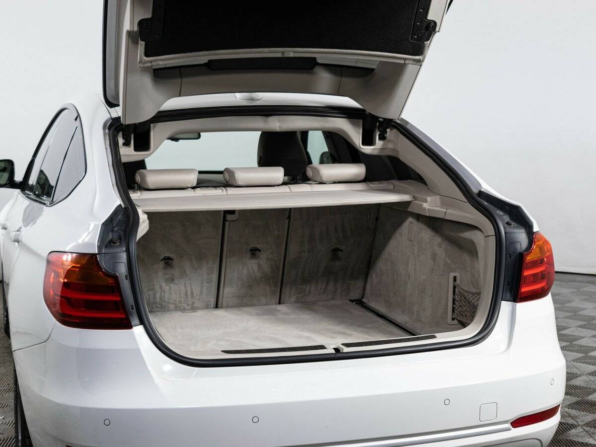 BMW 3 серии с пробегом — 2013 год. Фото: #8