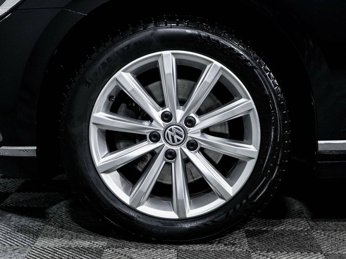 Volkswagen Passat с пробегом — 2019 год. Фото: #14