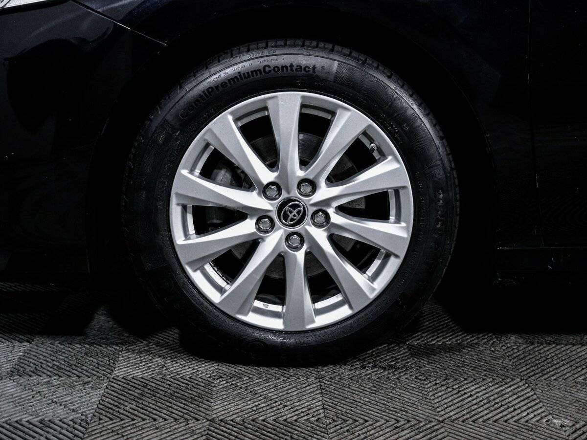 Toyota Camry с пробегом — 2018 год. Фото: #14