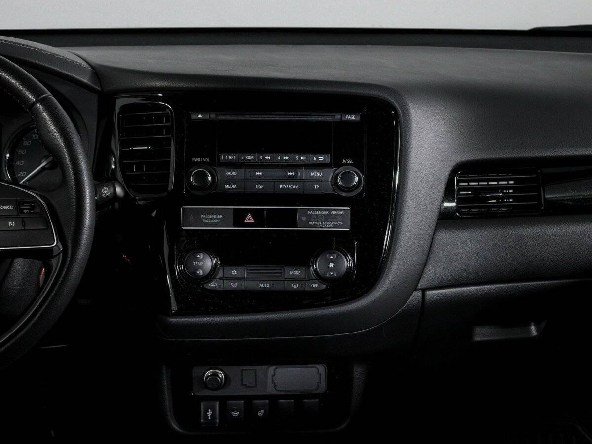 Mitsubishi Outlander с пробегом — 2019 год. Фото: #12