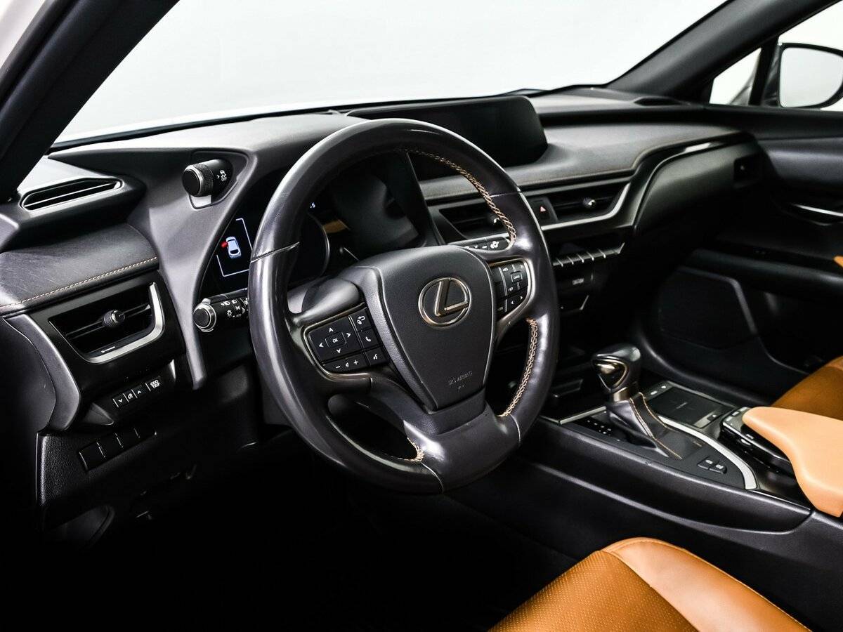 Lexus UX с пробегом — 2019 год. Фото: #12