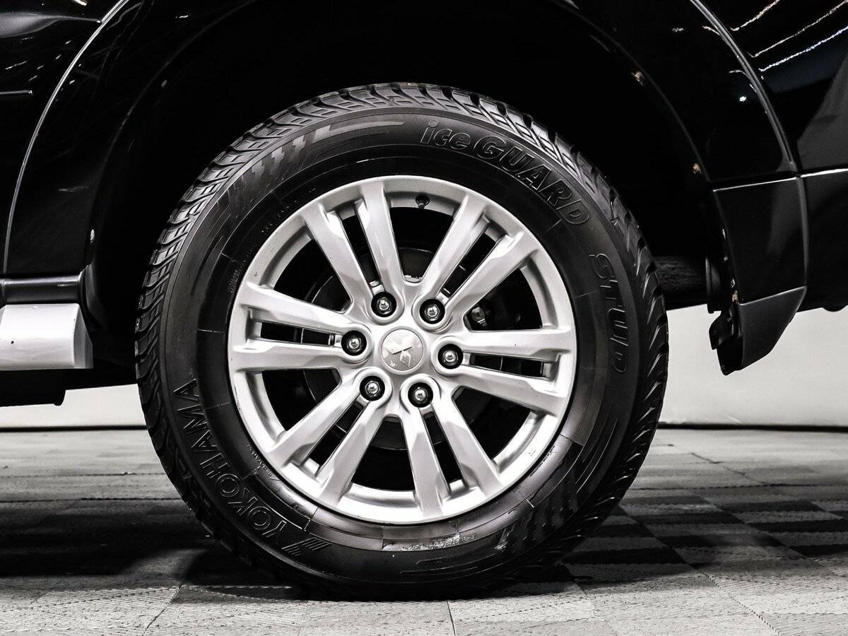 Mitsubishi Pajero с пробегом — 2015 год. Фото: #14