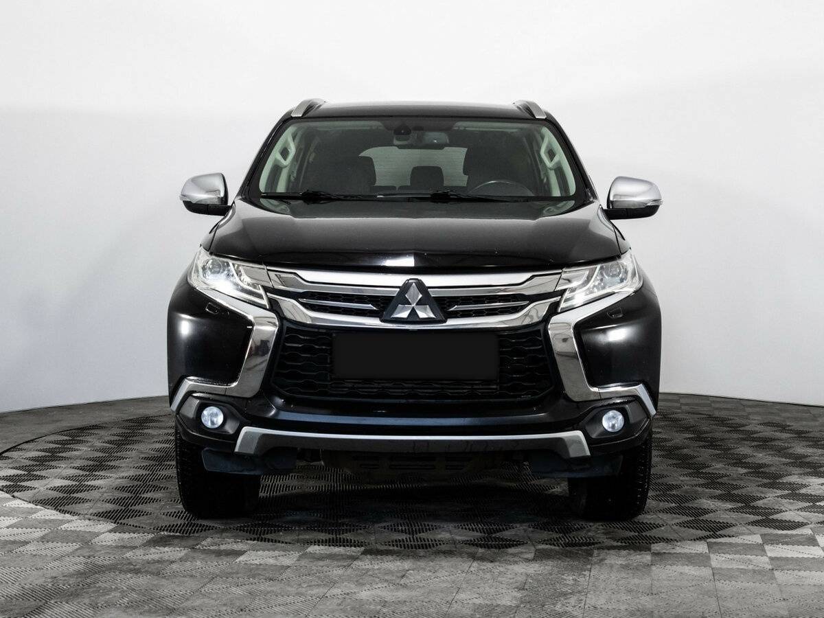 Mitsubishi Pajero Sport с пробегом — 2018 год. Фото: #1