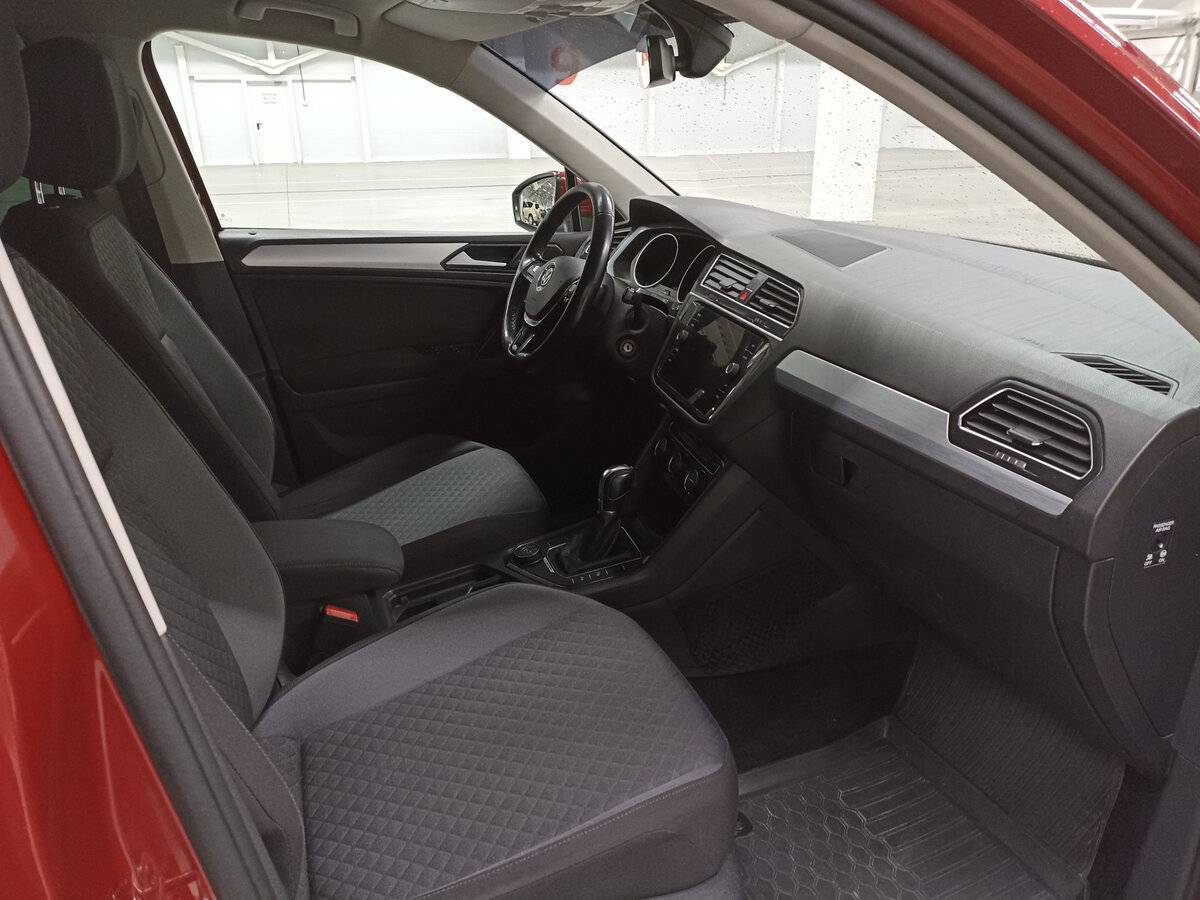 Volkswagen Tiguan с пробегом — 2018 год. Фото: #10