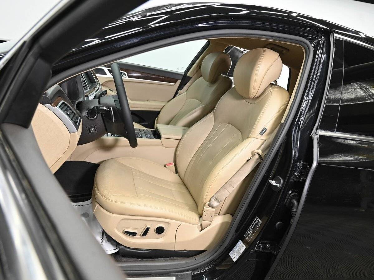 Hyundai Genesis с пробегом — 2016 год. Фото: #6