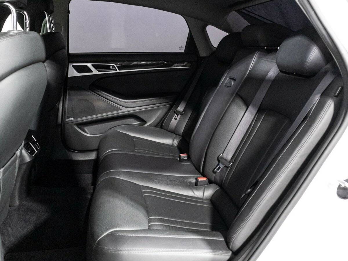 Hyundai Genesis с пробегом — 2015 год. Фото: #9