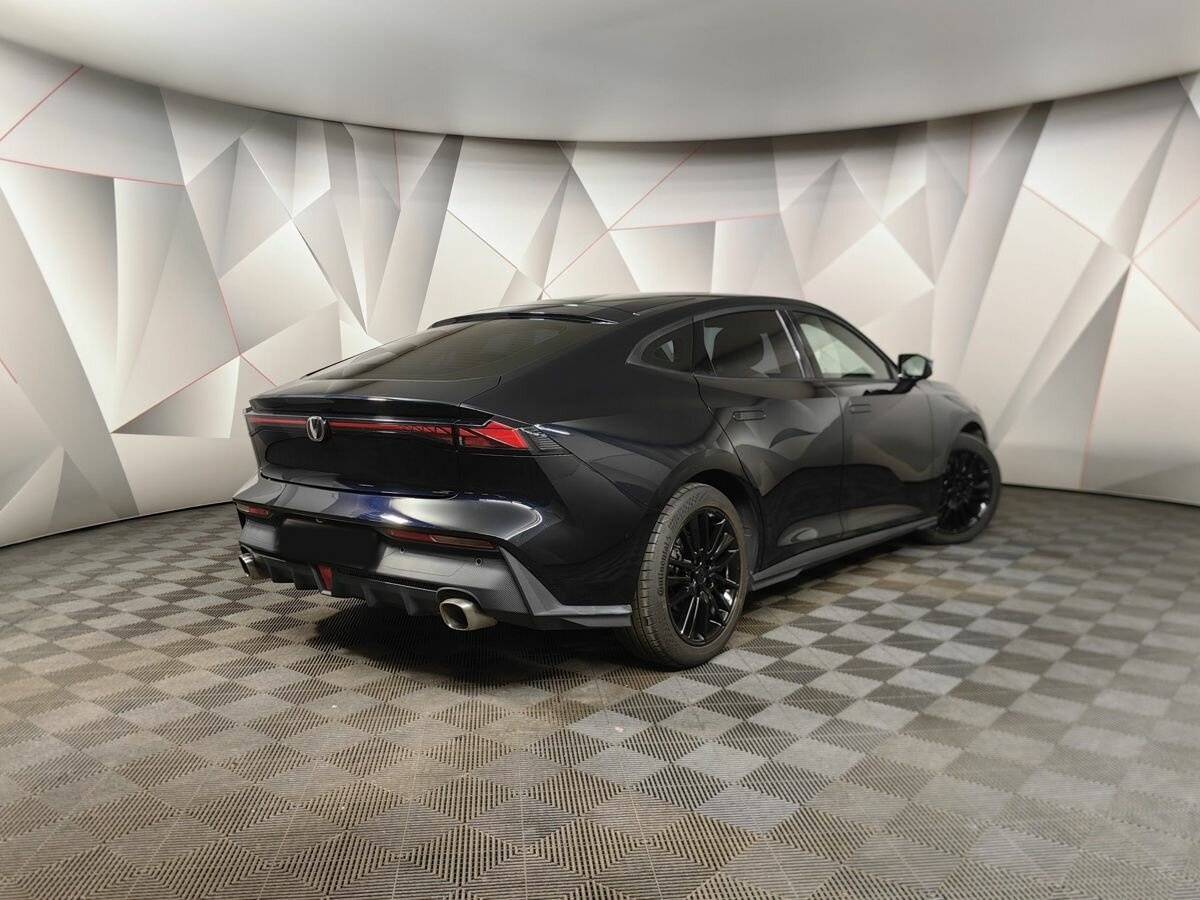 Changan UNI-V с пробегом — 2022 год. Фото: #1