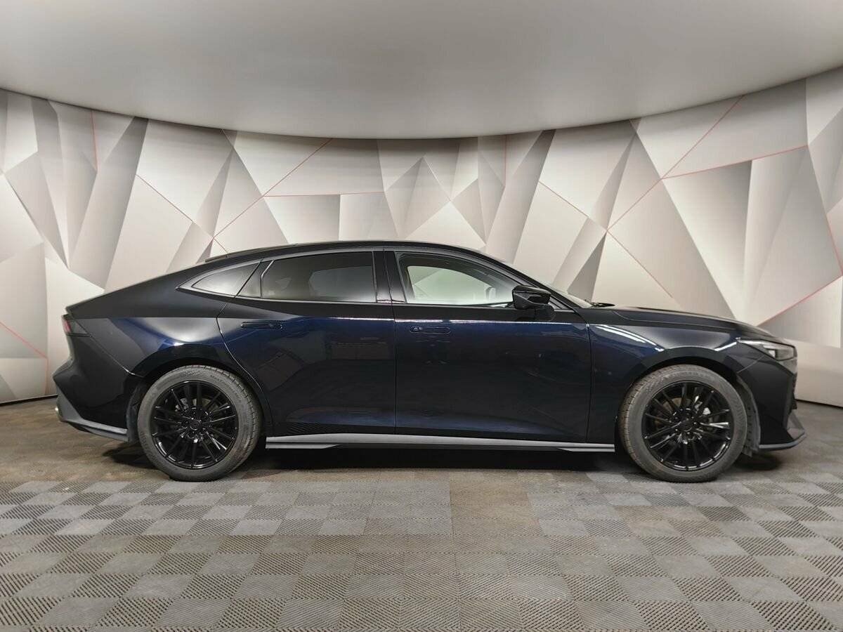 Changan UNI-V с пробегом — 2022 год. Фото: #5