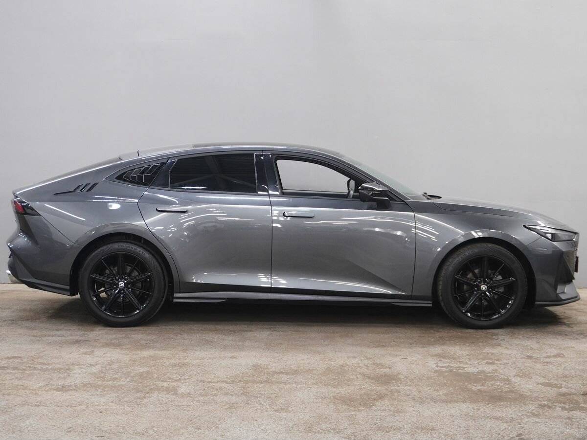 Changan UNI-V с пробегом — 2022 год. Фото: #3