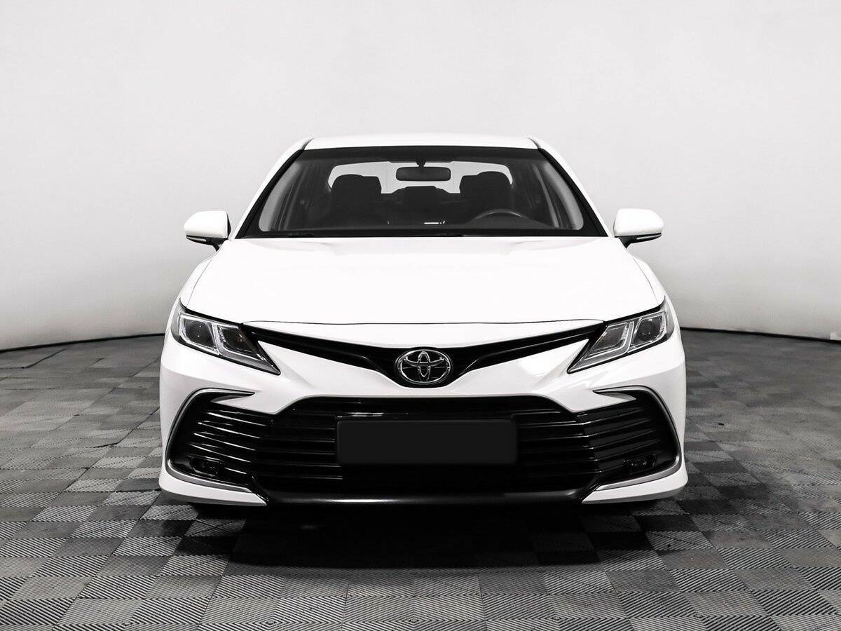 Toyota Camry с пробегом — 2021 год. Фото: #1