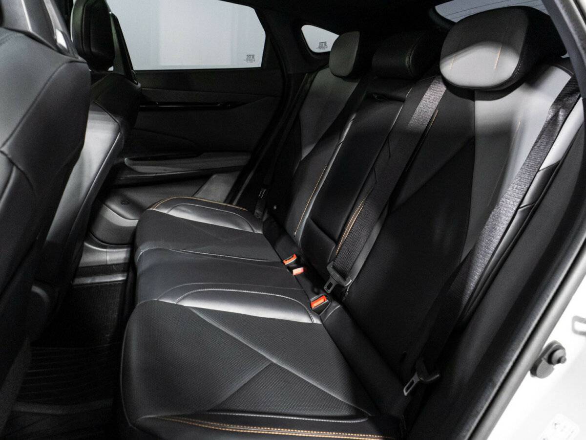 Changan UNI-V с пробегом — 2023 год. Фото: #9