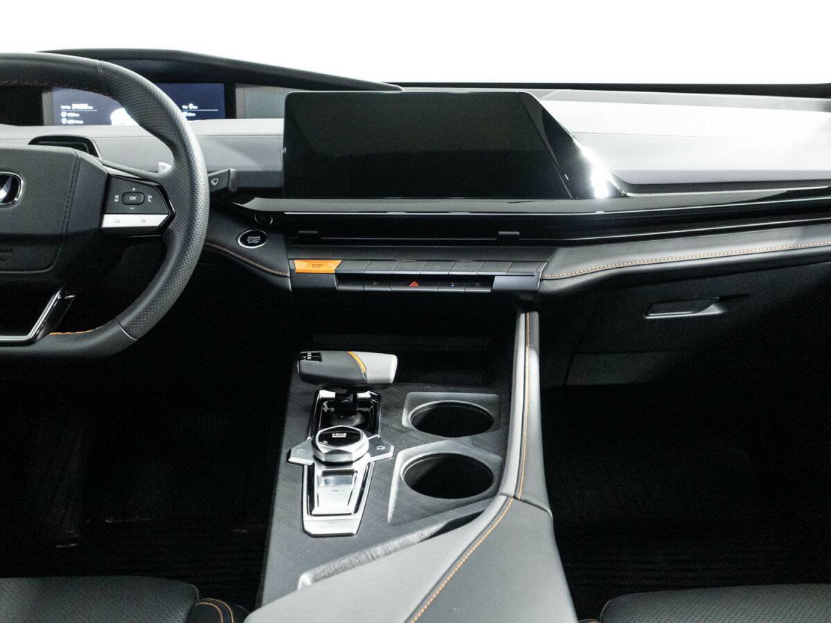 Changan UNI-V с пробегом — 2023 год. Фото: #13