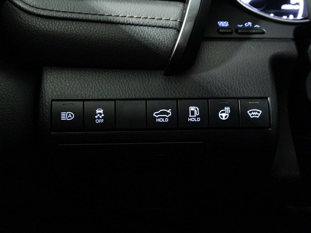 Toyota Camry с пробегом — 2019 год. Фото: #20