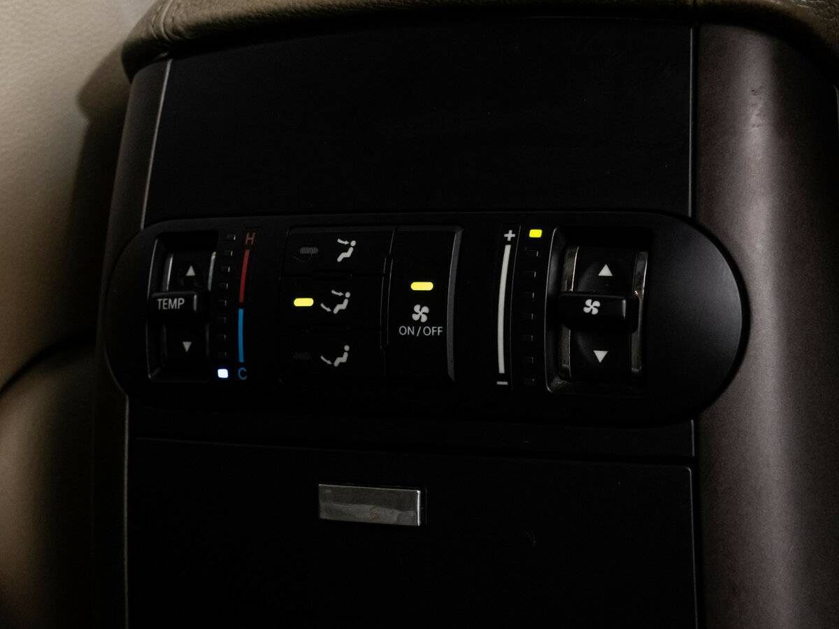 Kia Mohave с пробегом — 2012 год. Фото: #20