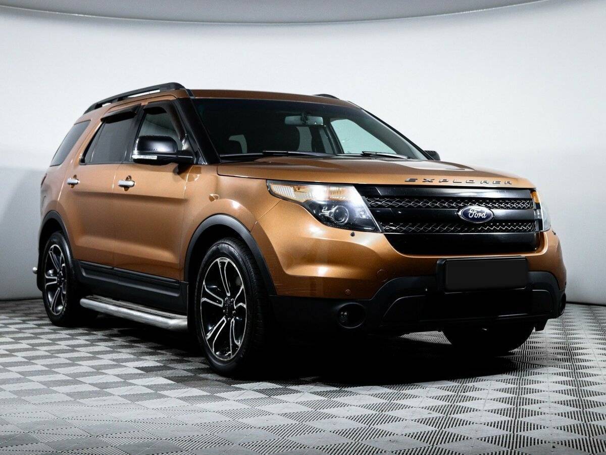 Ford Explorer с пробегом — 2013 год. Фото: #2