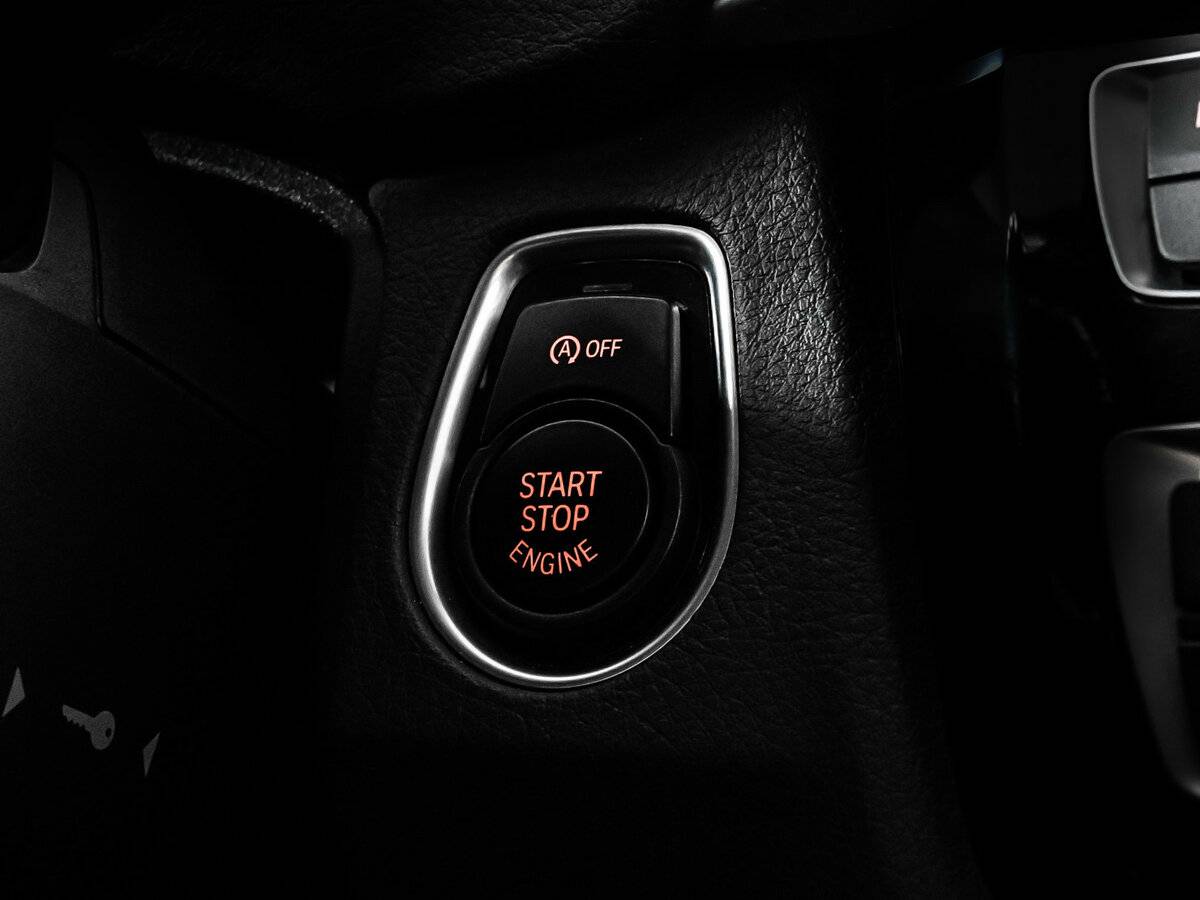 BMW 3 серии с пробегом — 2016 год. Фото: #17