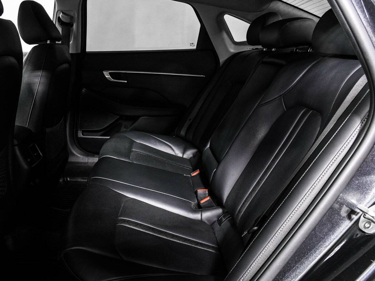 Hyundai Sonata с пробегом — 2020 год. Фото: #11
