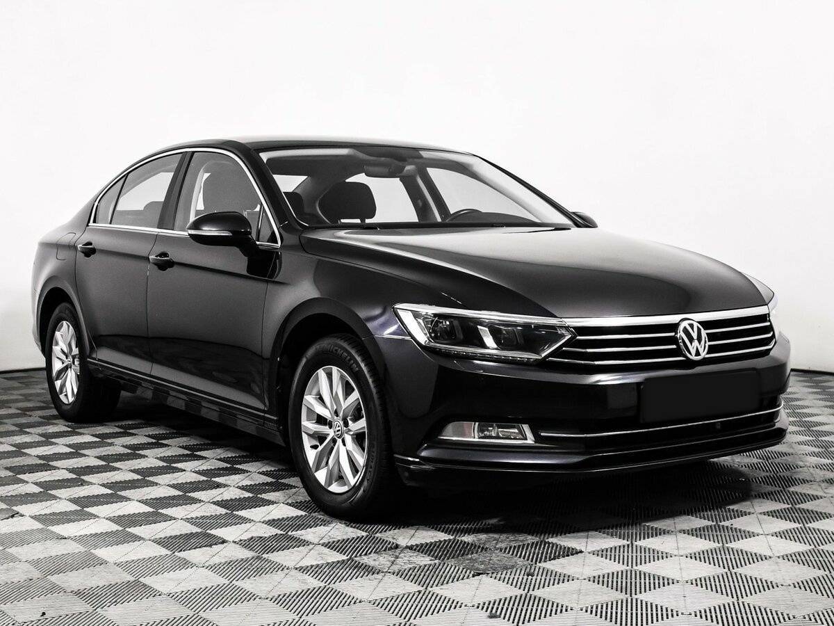 Volkswagen Passat с пробегом — 2018 год. Фото: #2