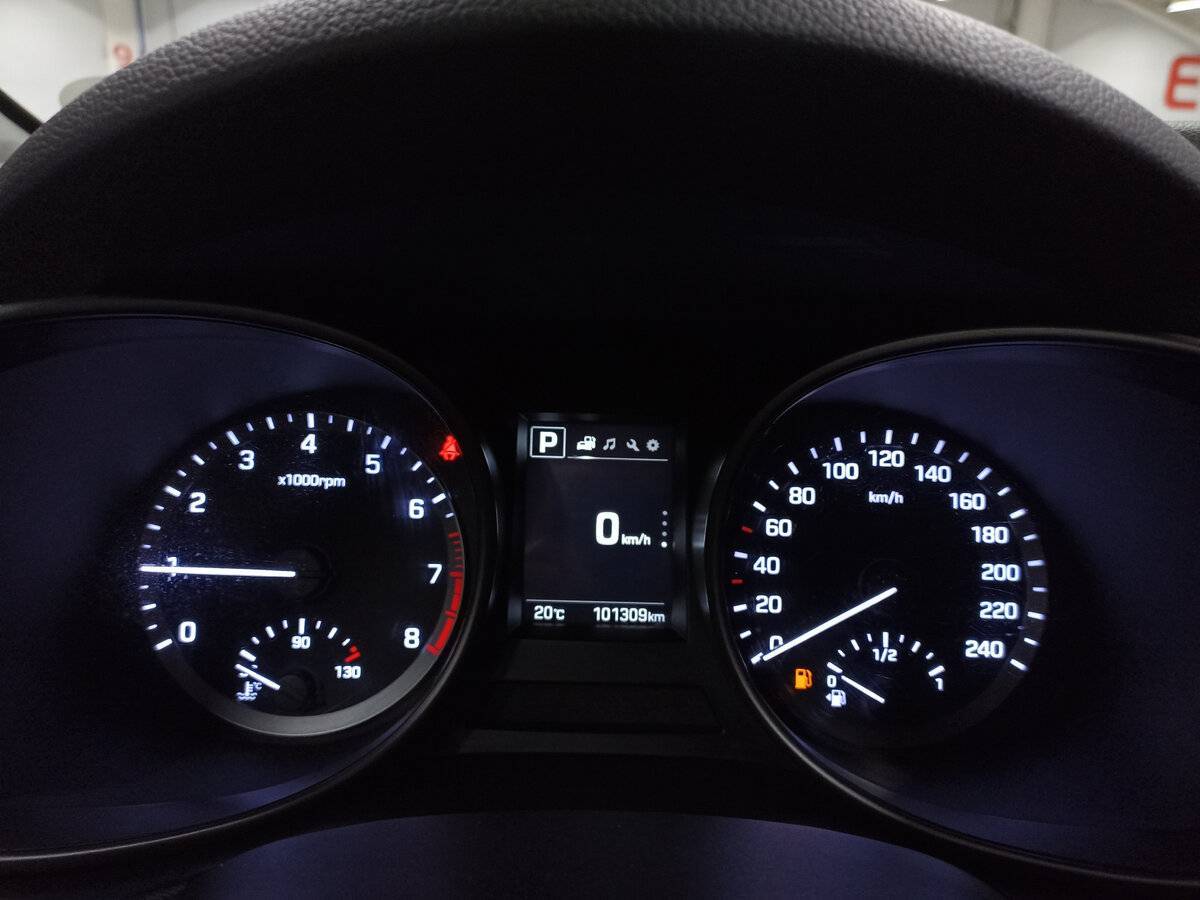 Hyundai Santa Fe с пробегом — 2017 год. Фото: #12