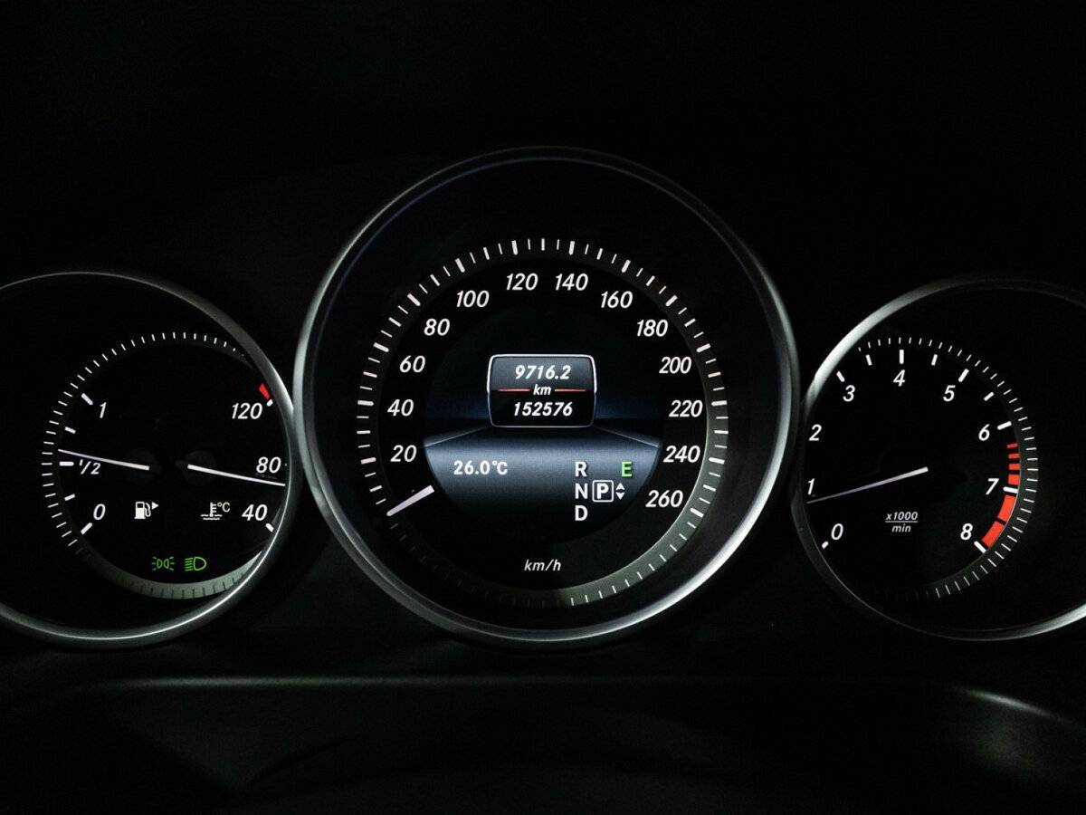 Mercedes-Benz E-Класс с пробегом — 2015 год. Фото: #11