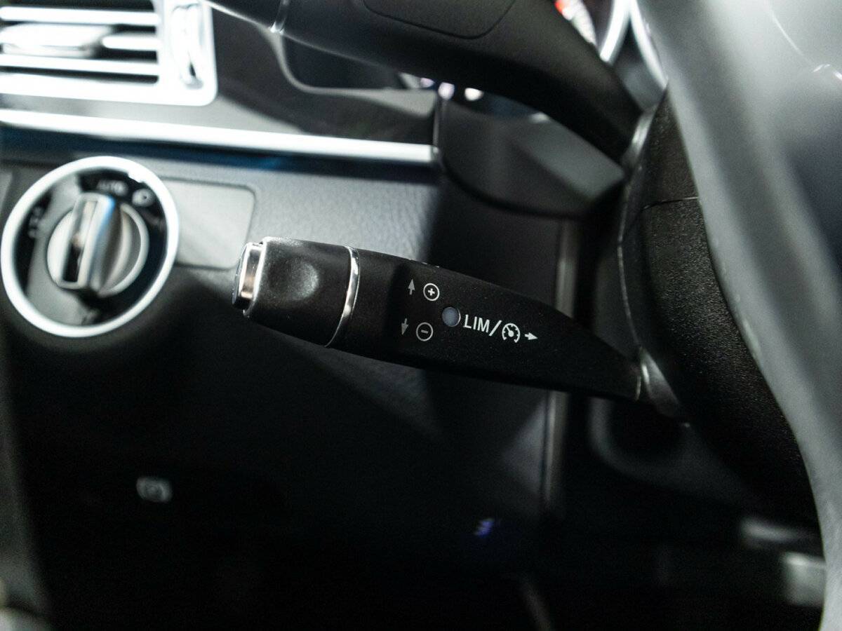 Mercedes-Benz E-Класс с пробегом — 2015 год. Фото: #19