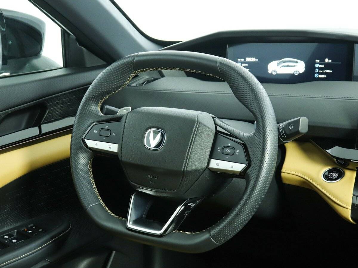 Changan UNI-V с пробегом — 2022 год. Фото: #21