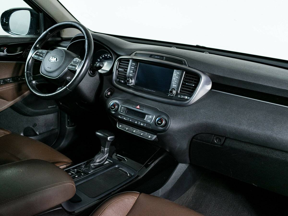 Kia Sorento с пробегом — 2017 год. Фото: #7