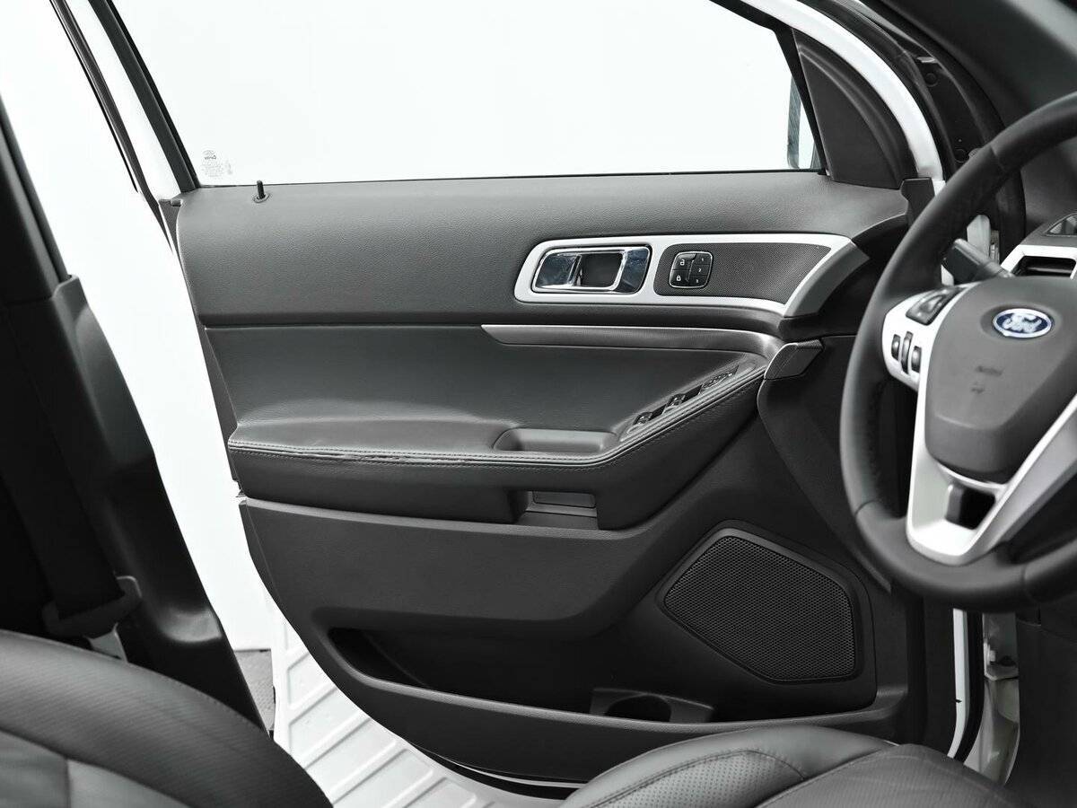 Ford Explorer с пробегом — 2013 год. Фото: #6
