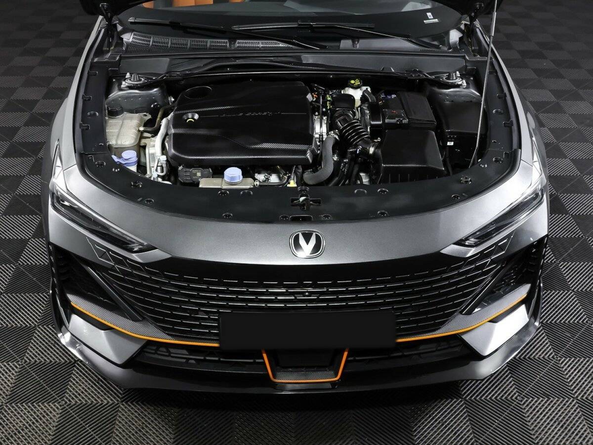 Changan UNI-V с пробегом — 2023 год. Фото: #5