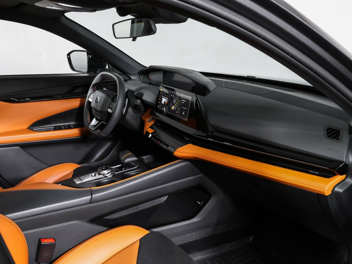 Changan UNI-V с пробегом — 2023 год. Фото: #7